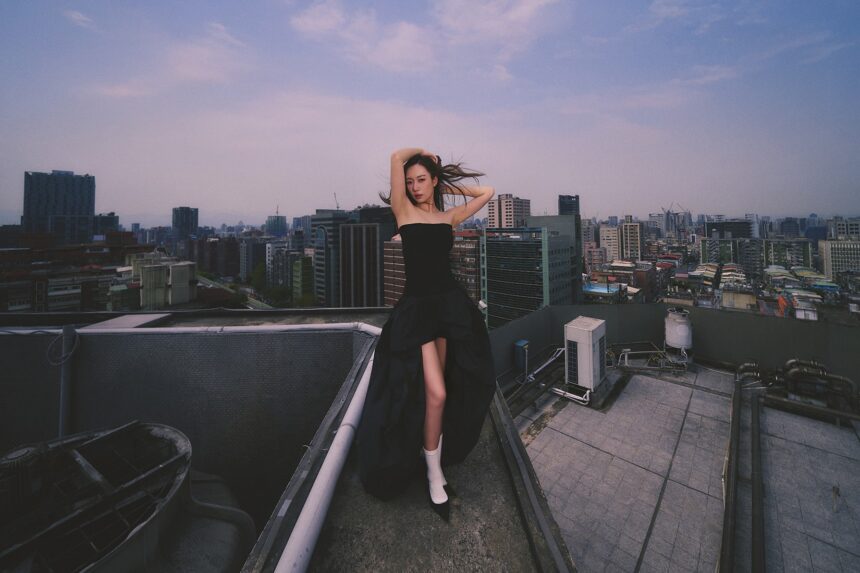 Julia 吳卓源加盟華研 打造更國際化舞台展開音樂新篇章