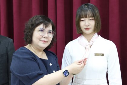中華醫大生物醫學及美容保健系授服繫巾儀式醫美生力軍亮眼出擊