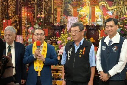 賀保生大帝聖誕　侯友宜參拜祈福　為農村公園藝文展揭幕