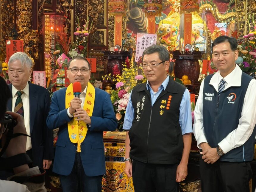 賀保生大帝聖誕　侯友宜參拜祈福　為農村公園藝文展揭幕