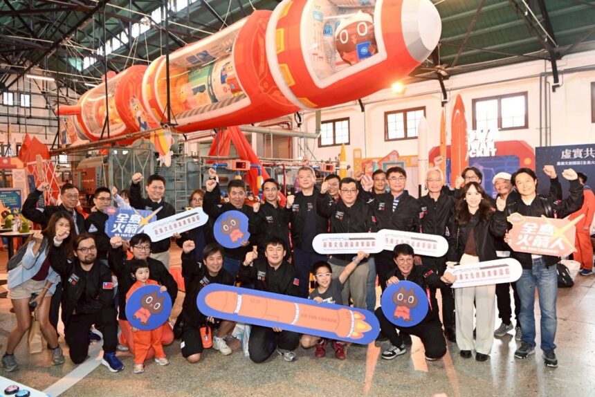 一圓太空夢！全臺唯一火箭沉浸式體驗館登陸嘉義　競技發射、登月任務真實上演